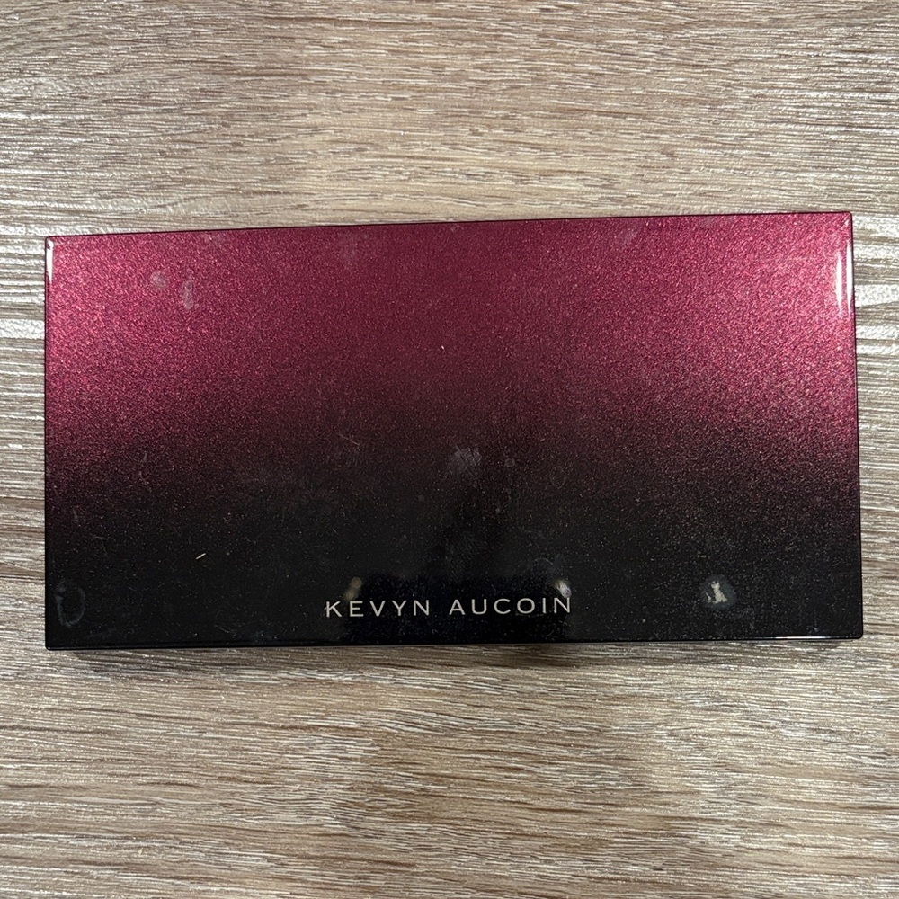 Kevyn Aucoin Gradient Pink & Black Eyeshadow Palette